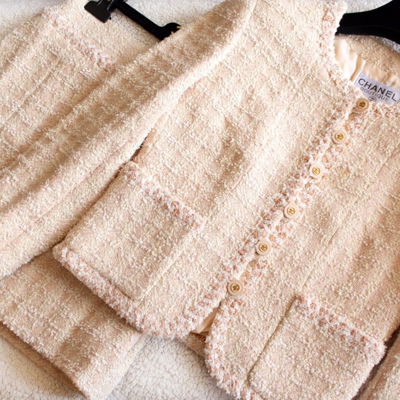 Iconic Chanel Vintage Spring 1994 Peach Pink Suit - Picture 9 of 15
